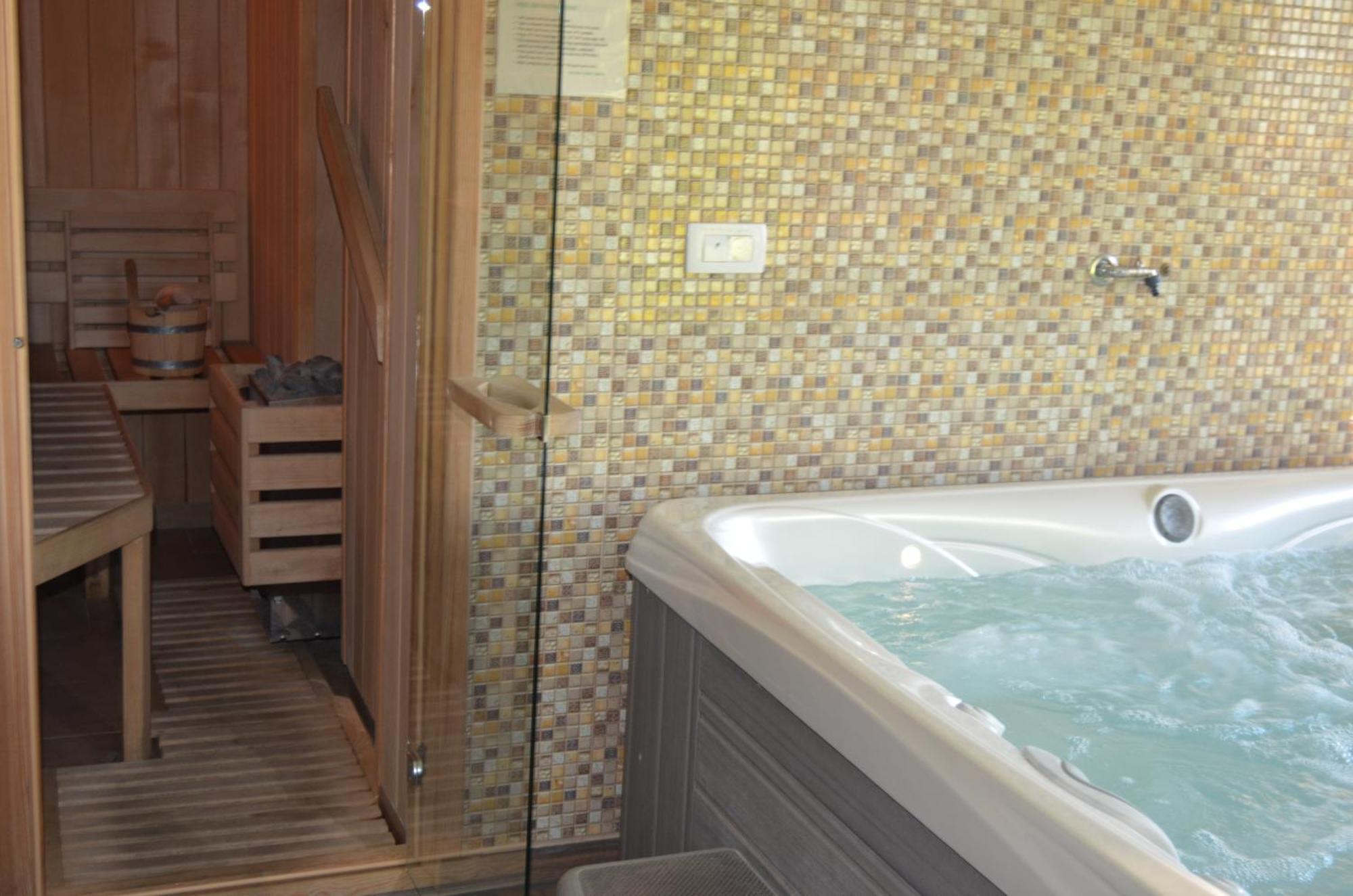 Holiday Home With Hot Tub And Sauna Sabina Rovte Extérieur photo